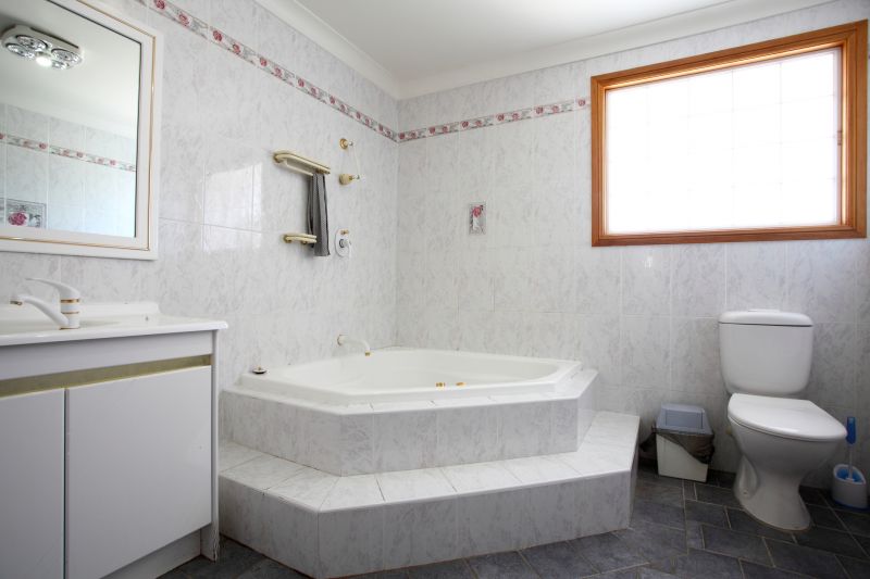 Cost of Bathtub Installation in Ottawa, KS